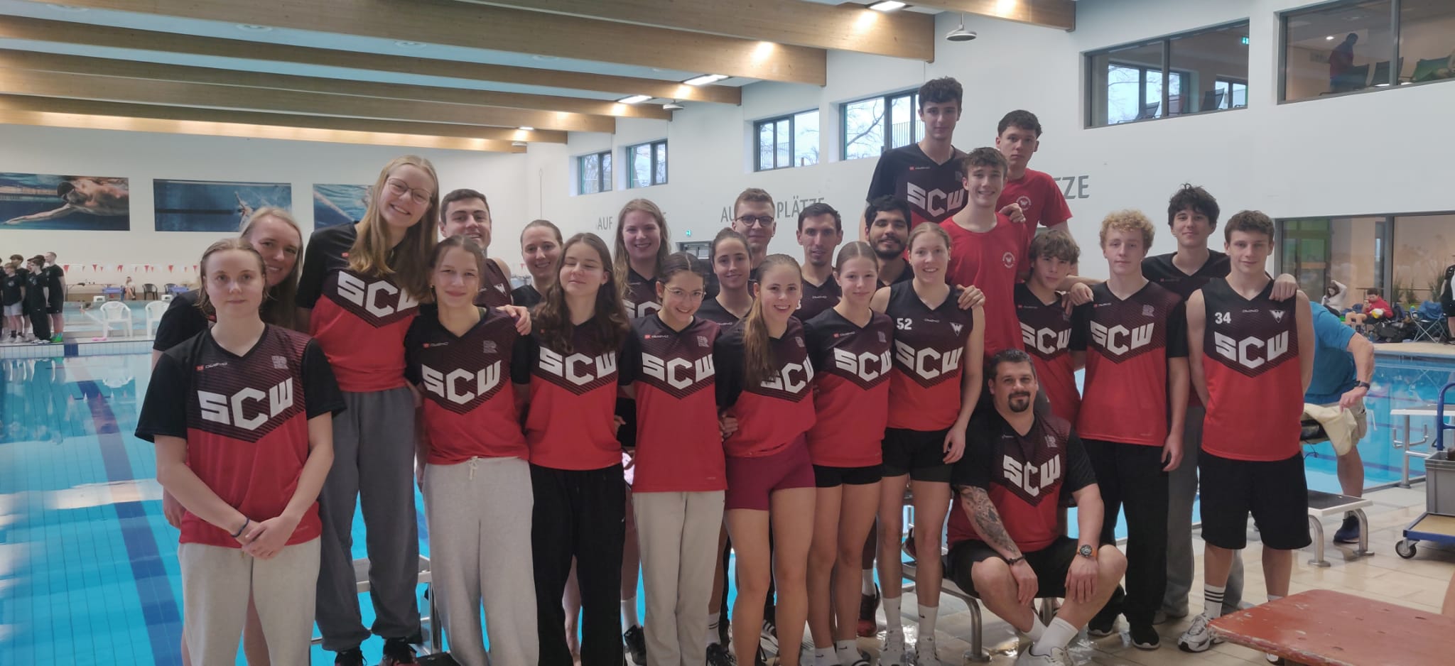 Gruppenbild in Bamberger Schwimmbad